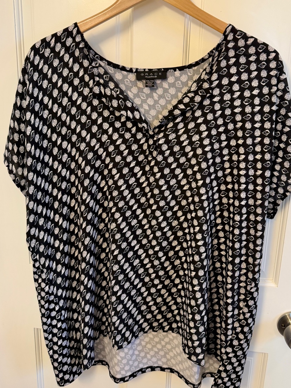 Grace Black and White Shell Print V-Neck Blouse